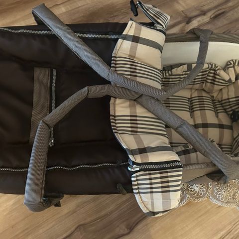 Baby carrier/ carry cot Harstan