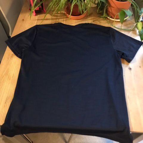 Craft treningstskjorte i størrelse medium