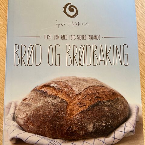 Brød og brødbaking av Åpent bakeri