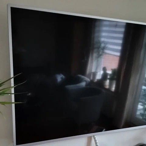 40" 3D LED-TV  FULL HD. MED VEGGFESTE