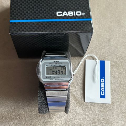 Klassiske Casio-klokke A700WEM - med garanti