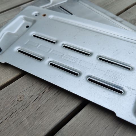 Porsche nummer plate / skilt holder