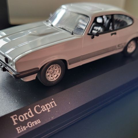 Ford Capri 3.0S Minichamps 1 43