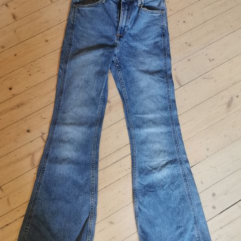 Jeans med sleng str 140