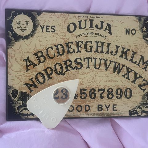 Ouija board med planchett
