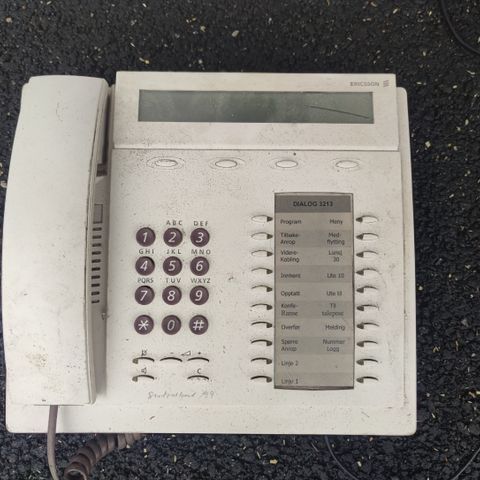 Analog Ericsson telefon gis bort