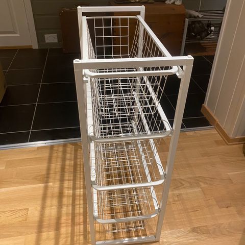 Trådkurver med stativ fra IKEA