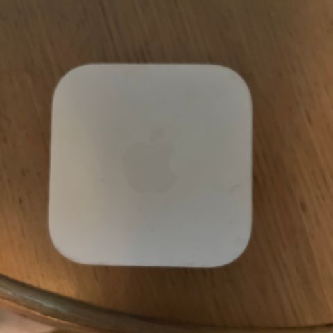 Apple AirPort Express-basestasjon (router)