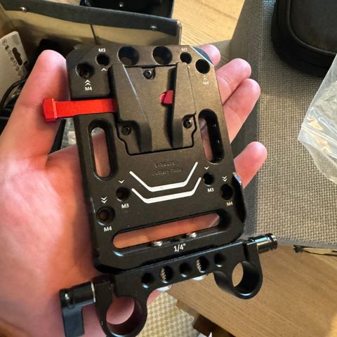 SmallRig 3016 V-Mount Plate