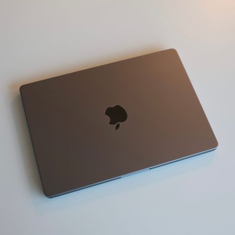 14" MacBook Pro M2 Pro 16gb RAM 512gb ssd