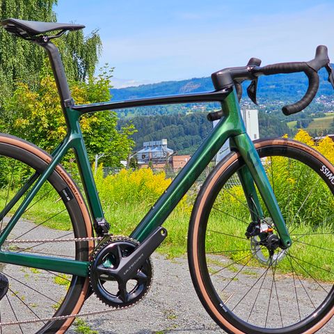 Scott Addict 15 Disc - 2023 | Str. 56 (L) | 12-delt Ultegra R8170 Di2 | DT SWISS