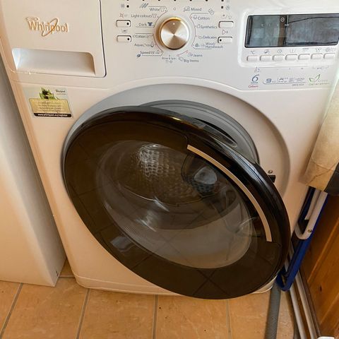 Wirlpool vaskemaskin, kun brukt sporadisk på oppvarmet hytte