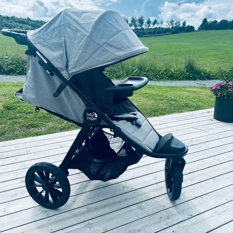 Pent brukt Baby Jogger City Elite Jogger selges