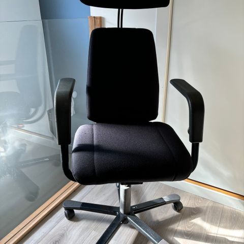 Solid kontorstol fra HÅG - reservert
