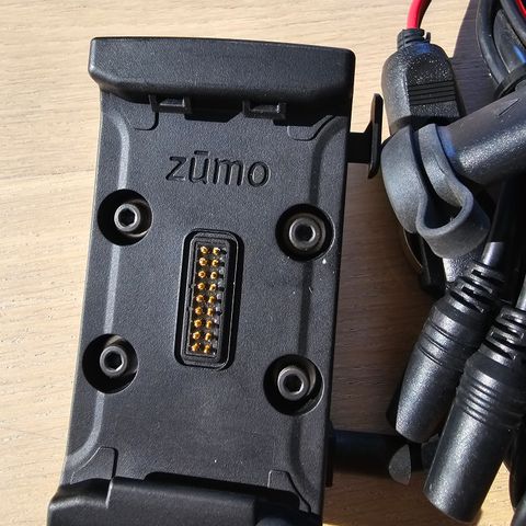 Feste/holder/kabelsett til Garmin Zumo 595 MC GPS selges