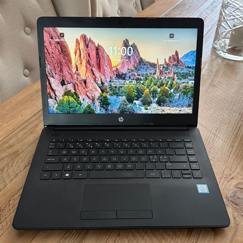 HP Model 14, I3 cpu, 12 GB minne, 256 GB SSD