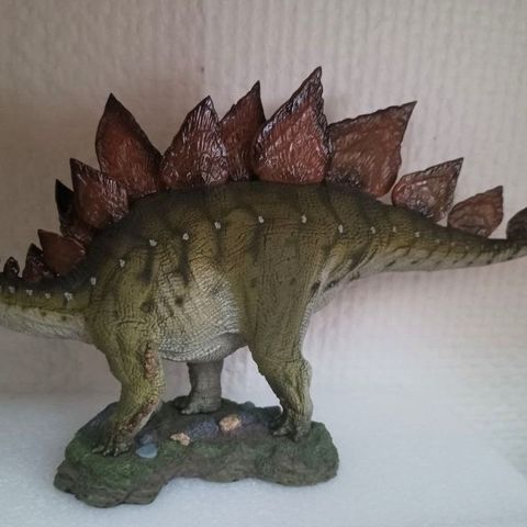 Rebor - Stegosaurus - Garden Woodland Variant