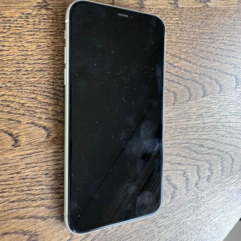 Hvit iPhone 11, 64 GB