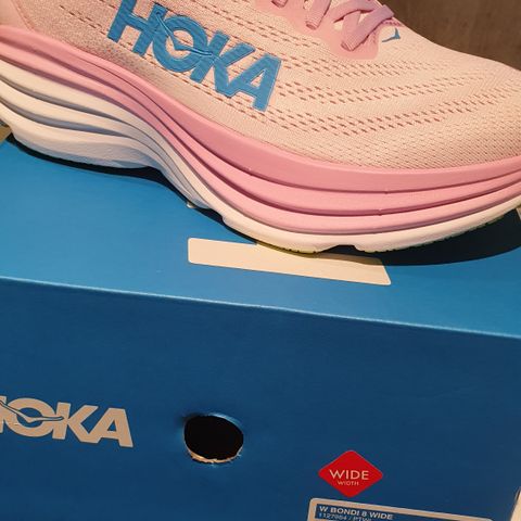 Hoka bondi dame 42 2/3 wide modell. Nye