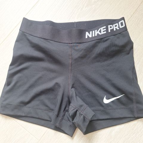 Nike shorts str S