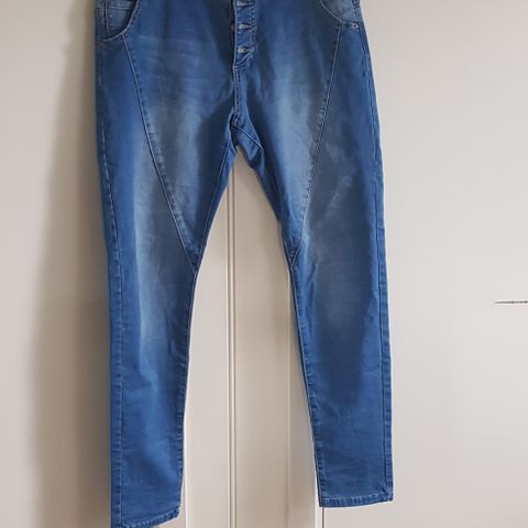 Jeans fra Kappahl str 42.