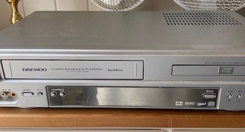 Kombinert VHS /DVD spiller