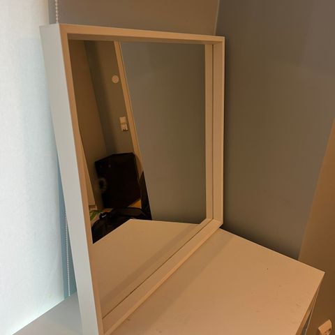 Speil fra IKEA, ser helt ubrukt ut
