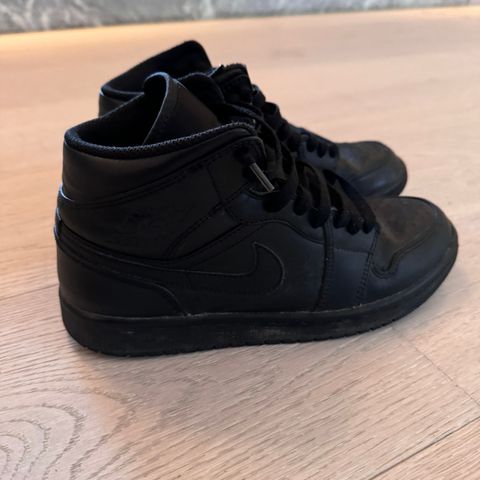 Nike Jordan 1 all black