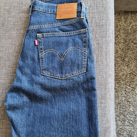 Levis 501 cropped jeans