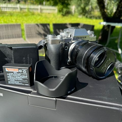 Fujifilm xt 3 som ny, med objektiv og utstyr
