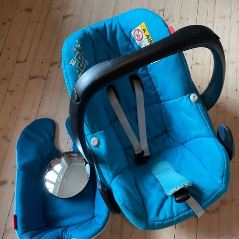 Maxi Cosi Pebble Plus bilstol med nyfødtinnlegg og speil