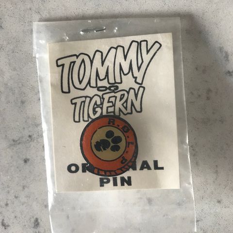 Tommy og Tigern - Original Pin (New)