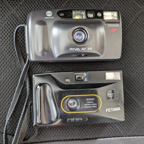 To gamle  analoge kamera.
