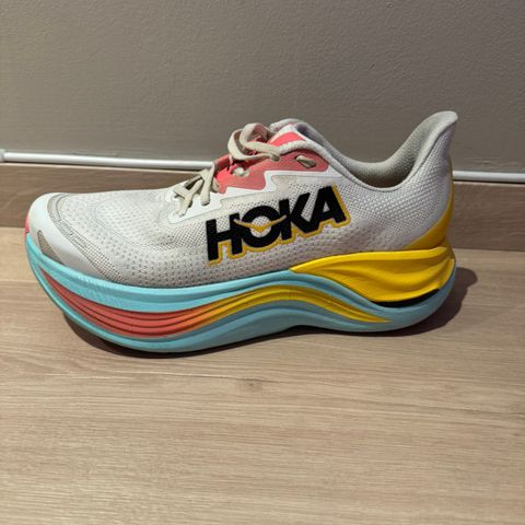 Hoka Skyward X 41 1/3