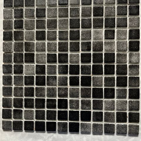 Mosaikkfliser, grå / svart