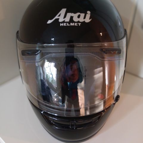 ARAI hjelm str. small