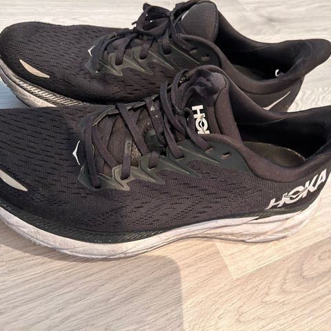 Hoka Clifton 8 str 44 2/3