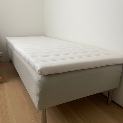 Lite brukt seng til salgs! IKEA Snarum 80x200