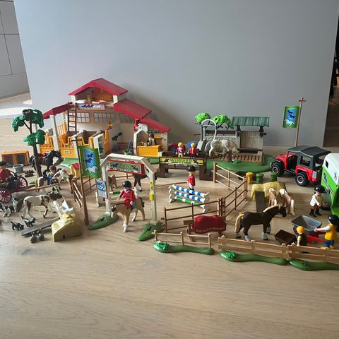 Playmobil hestegård