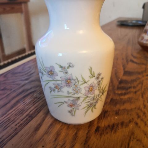Vintage vase med blomster motiv, Tysk.