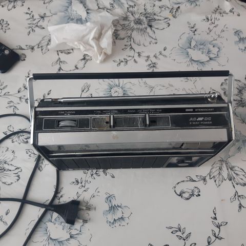 Radio cassette