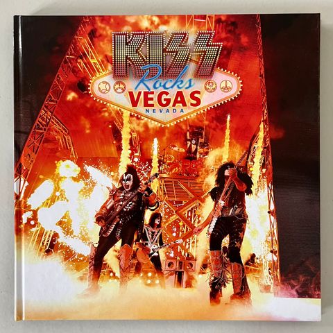 Kiss Rocks Vegas Nevada deluxe 4 disc book [2 cd/blu-ray/dvd]