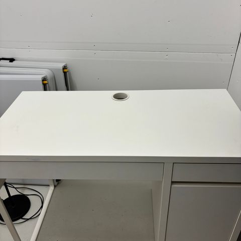 Skrivebord fra IKEA - reservert