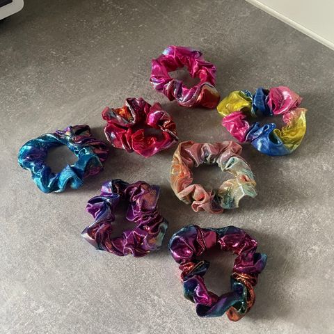 7stk scrunchies