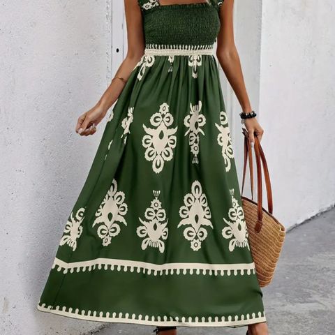 Vakker grønn og hvit lang Sommer kjole..NY m tags..str 38 .. bomull