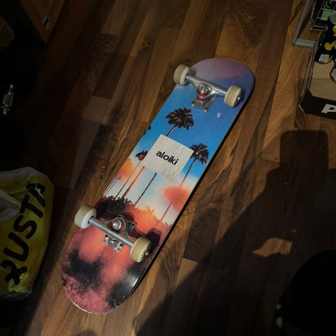 Aloiki skateboard