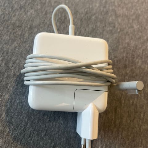 Apple MagSafe strømadapter