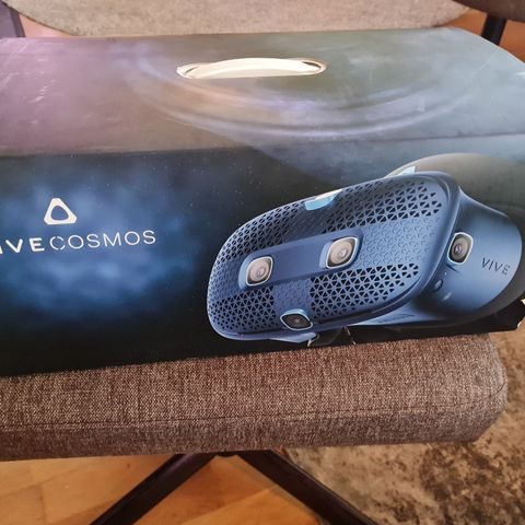 HTC Vive Cosmos