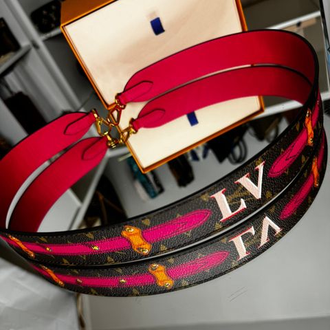 Louis Vuitton lmtd Trunk strap/ BANDOULIÈRE