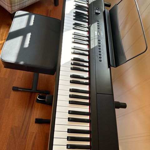 Gear4music SPD-2 Flott piano/synth for nybegynnere